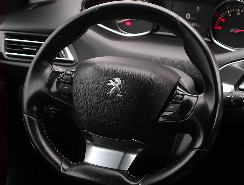 Peugeot 308 (2015) 2.0 HDI, Automat, Navi - fotka 23 z 23
