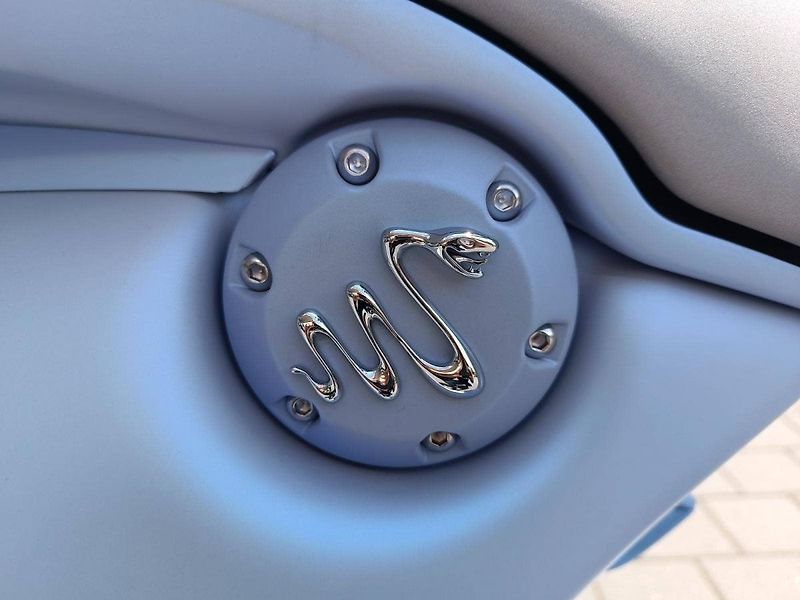 Vespa 946 (2025) 946 Snake Azzuro (sleva 20.000 - fotka 15 z 17