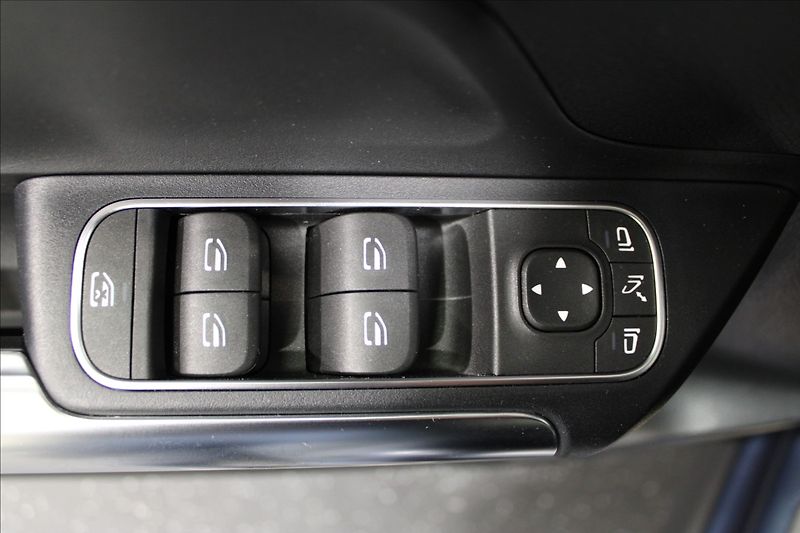 Mercedes-Benz GLA 1,3 200 1.majitel CZ zánovní - fotka 14 z 33