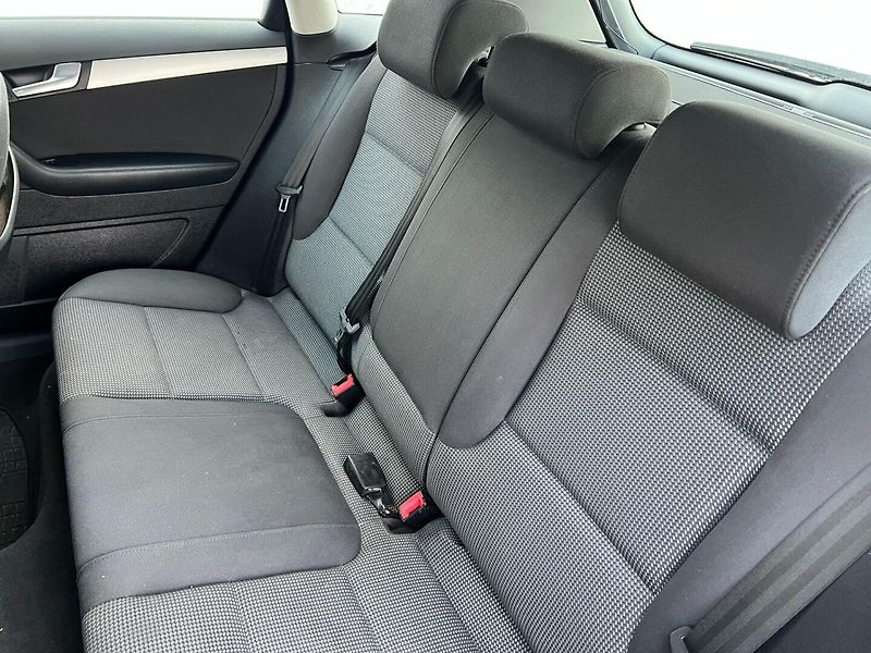 Audi A3 (2011) 1.6TDi 77kW! Sportback! - fotka 19 z 23