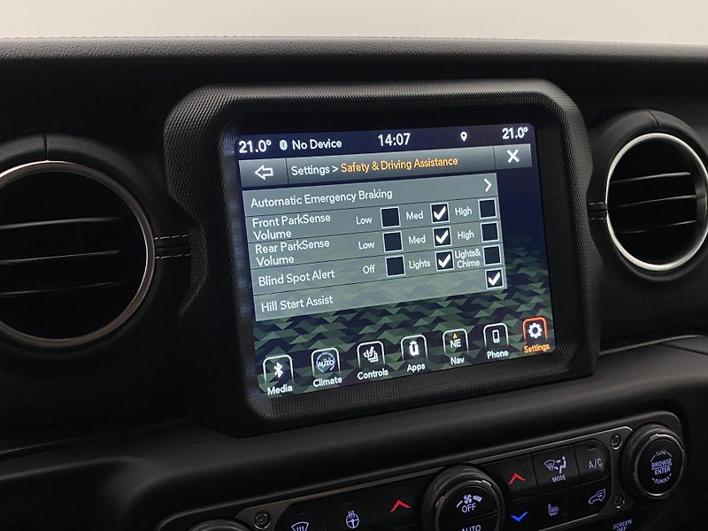 Jeep Wrangler UNLIMITED PHEV 4xE CZ 1.maj - fotka 58 z 61