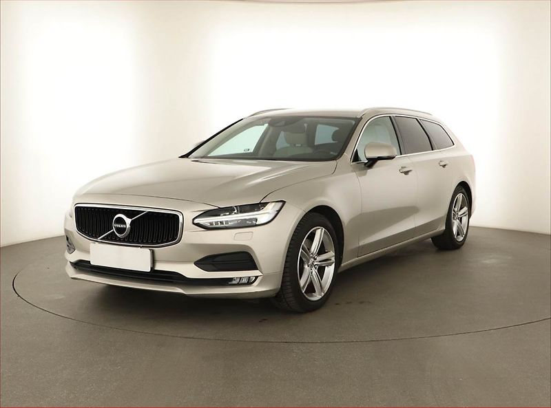 Volvo V90 (2017) D5 AWD, 4X4, Automat, Kůže - fotka 2 z 17