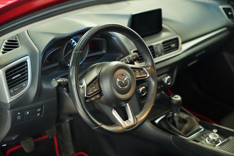 Mazda 3 - fotka 14 z 24