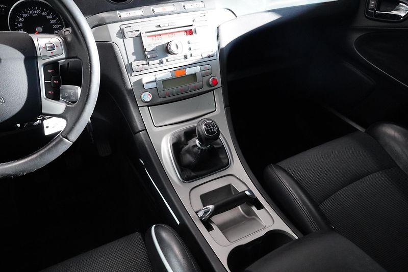 Ford S-MAX - fotka 19 z 21