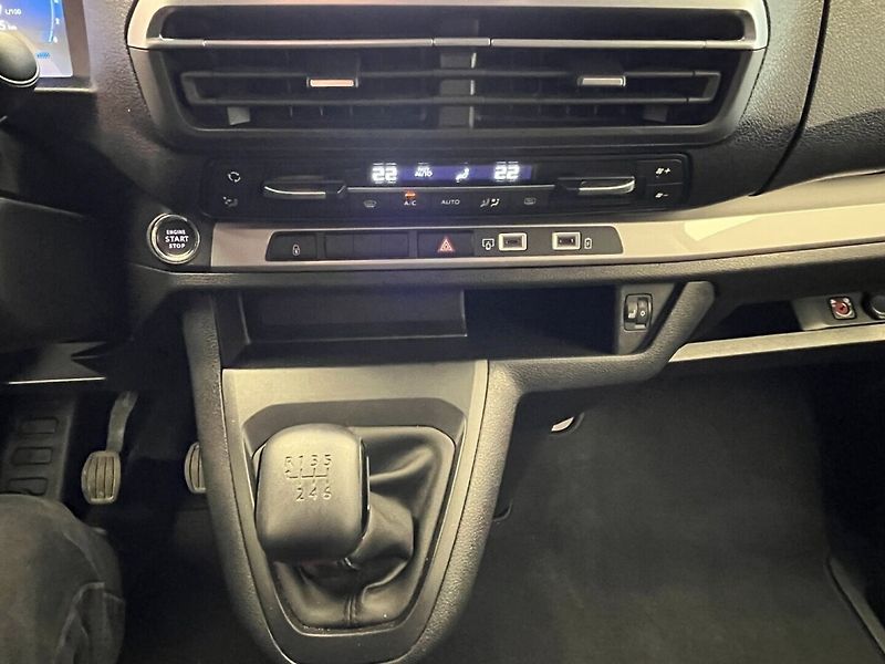 Toyota ProAce Verso L2 - 2.0L Diesel - 6 MT Busine - fotka 11 z 13