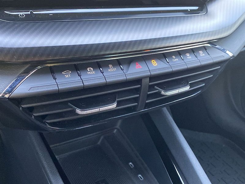 Škoda Octavia (2022) Combi 2.0 TDI 4x4 DSG RS - fotka 27 z 35