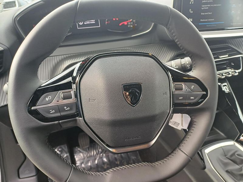Peugeot 2008 (2026) STYLE 1.2 PurTech 100 k manuál - fotka 17 z 23