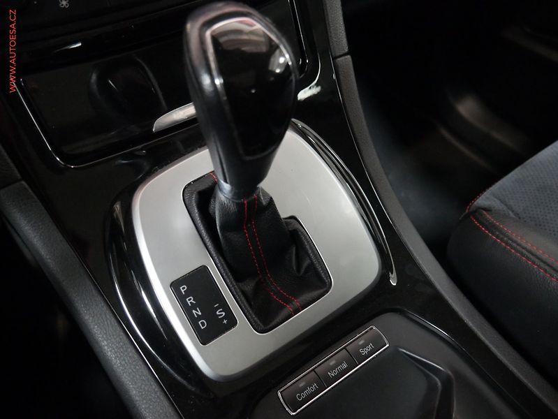 Ford S-MAX (2013) 2.2 TDCi, Titanium S, AT - fotka 20 z 24