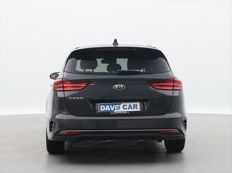 Kia Ceed 1,4 T-GDI Fresh CZ - fotka 6 z 28
