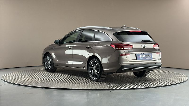 Hyundai i30 1.5 T-GDI Style Kombi - fotka 2 z 27