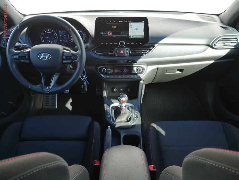 Hyundai i30 (2022) 1.5T-GDi, 1.maj,ČR, AC, LED - fotka 8 z 23
