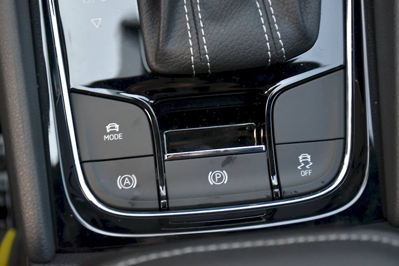 Škoda Karoq (2025) Sportline 1,5 TSI 110 kW 7° au - fotka 9 z 39