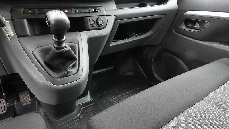 Toyota ProAce 2.0 D-4D 150k 1400kg L2 Crewca - fotka 6 z 23
