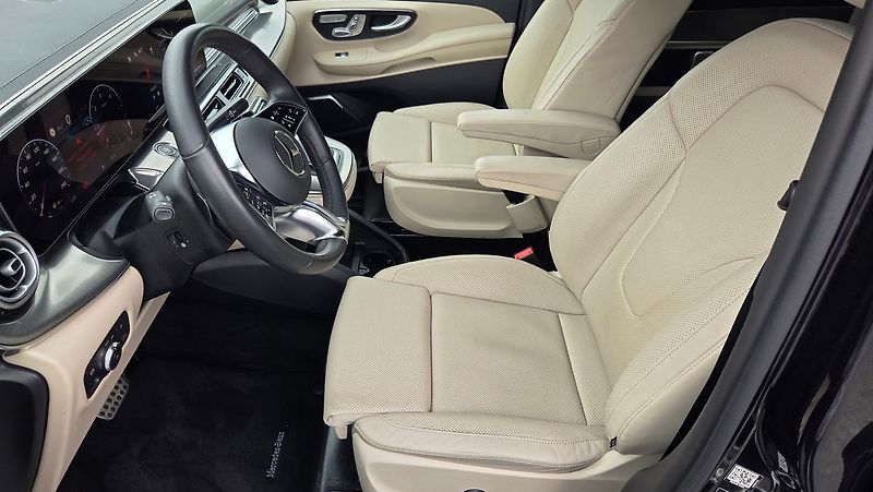 Mercedes-Benz Třídy V 300d Exclusive 4MATIC ACC - fotka 10 z 28