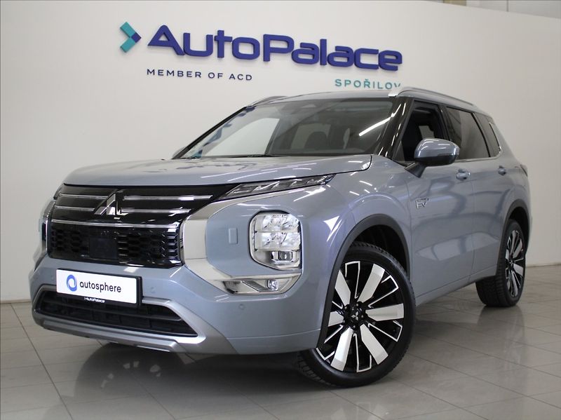 Mitsubishi Outlander 2,4 PHEV AWD Instyle 12tkm! - fotka 1 z 31