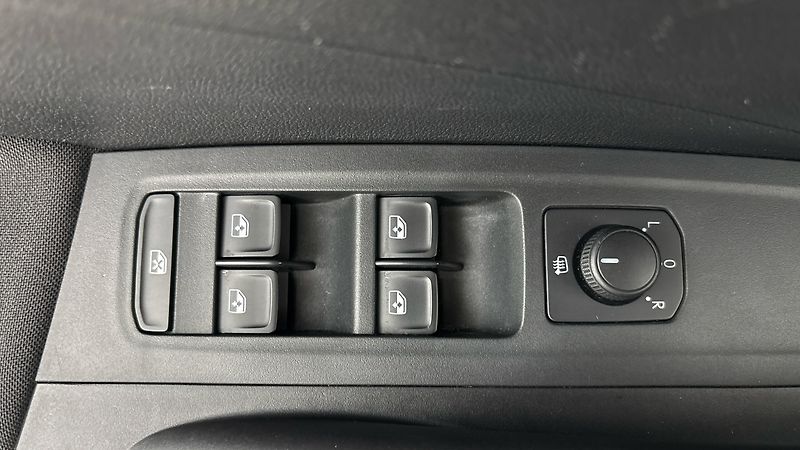 Škoda Fabia 1.0 TSI Style - fotka 21 z 23