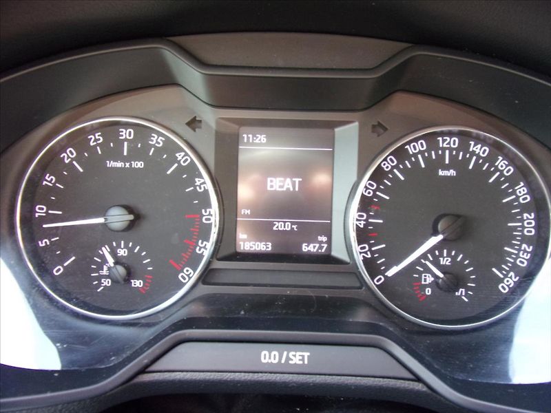 Škoda Octavia 1,6 TDI Ambiente 81kW ČR - fotka 18 z 28
