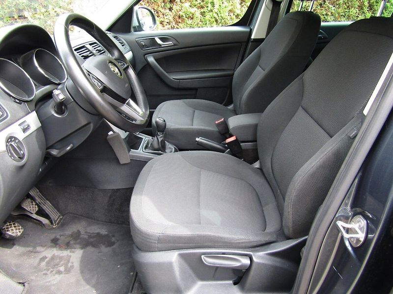 Škoda Yeti (2014) 1.2 TSI NAVI CAR-PASS - fotka 19 z 37