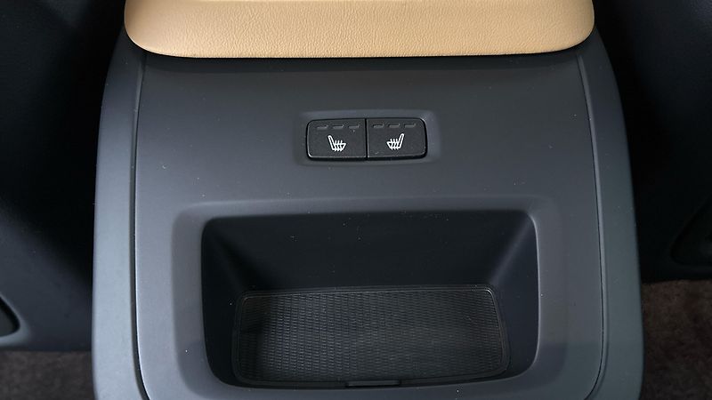 Volvo XC90 2.0 B5 AUT AWD Inscription - fotka 24 z 32