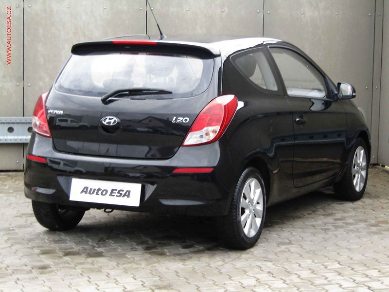 Hyundai i20 (2013) 1.2i, Klima - fotka 4 z 16
