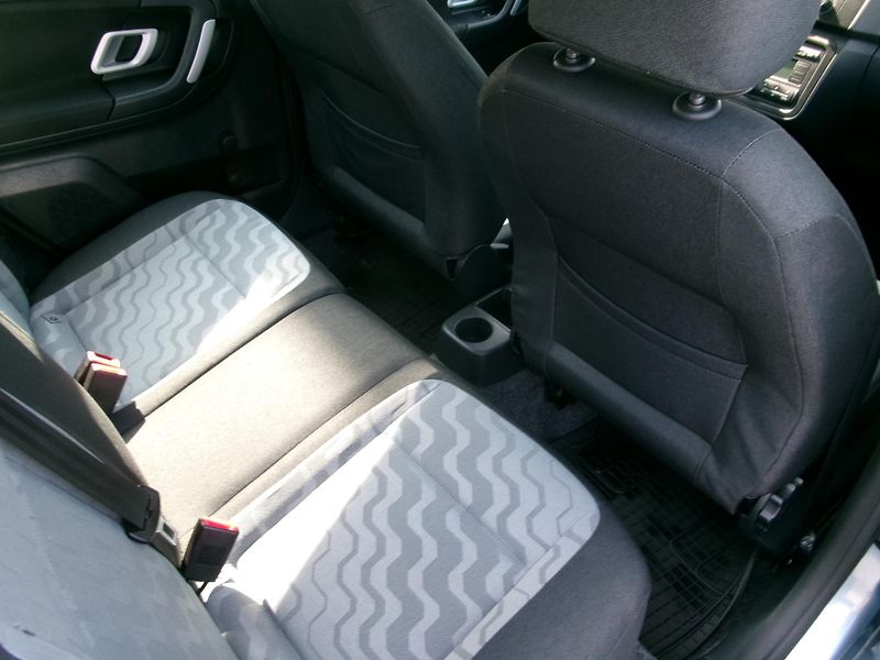 Škoda Fabia (2009) 1,4 16V KLIMA TEMP ALU - fotka 12 z 21