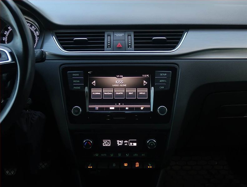 Škoda Rapid (2019) Style 1.0 TSI, Serv.kniha - fotka 12 z 19