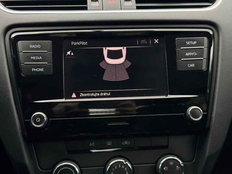 Škoda Octavia 1.0TSI 1.MAJITEL ČR DPH  - fotka 13 z 23