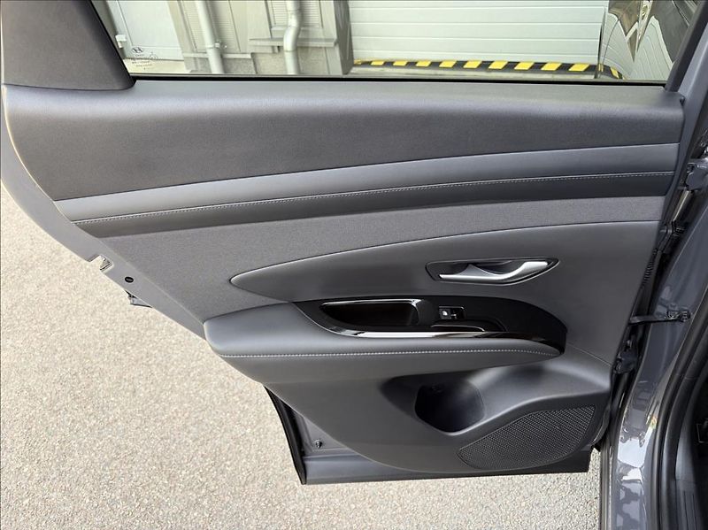 Hyundai Tucson 1,6 T-GDI  FL Style - fotka 7 z 23