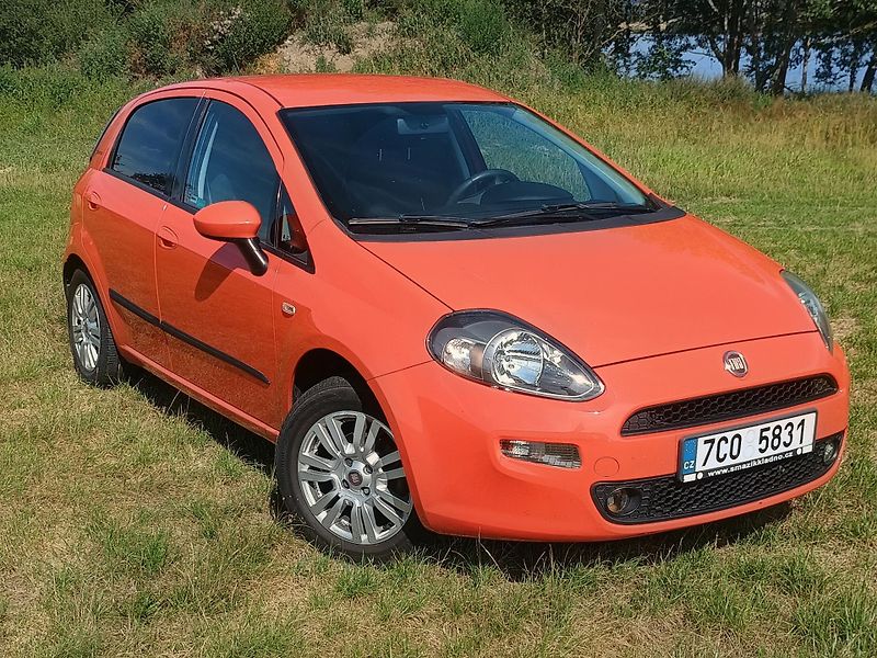 Fiat Punto (2014)  sada alu kol stáří dva roky - fotka 1 z 20