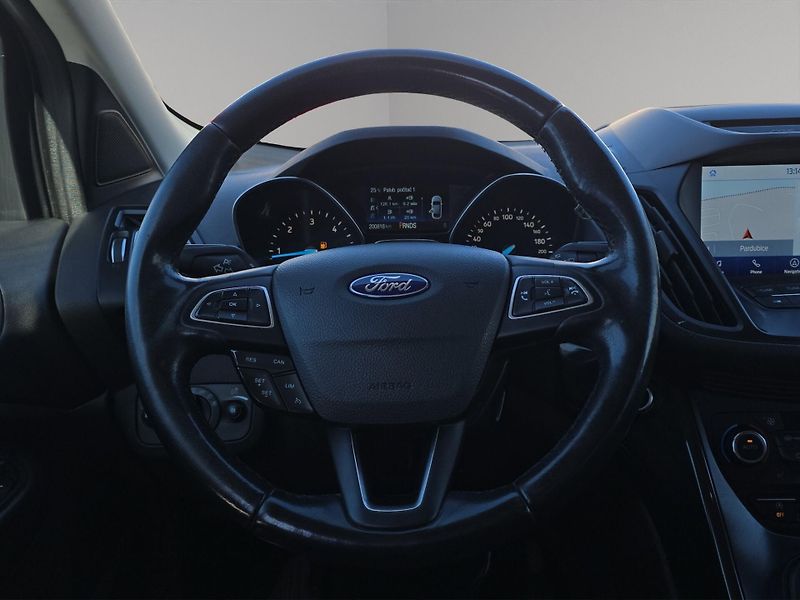 Ford Kuga (2019) 2.0 TDCi 4x4 110kW A/T, Prav. - fotka 10 z 24