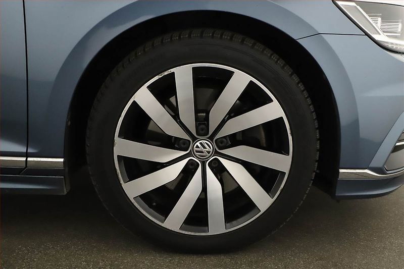 Volkswagen Passat (2016) R-Line 2.0 BiTDI, 4X4 - fotka 12 z 21