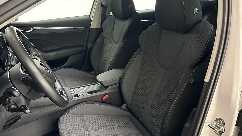 Škoda Octavia 2.0 TDI Style Combi - fotka 15 z 24