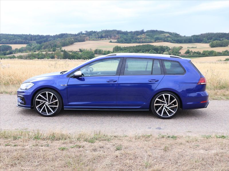 Volkswagen Golf R 2,0 TSI 228kW 4M DSG Virtual - fotka 4 z 37