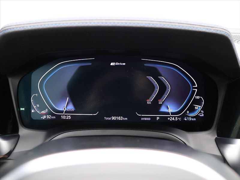 BMW Řada 3 2,0 330e xDrive M-Paket Laser - fotka 19 z 40