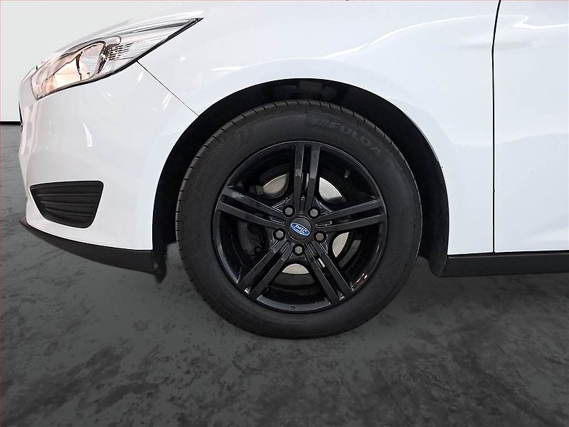 Ford Focus (2016) 1.0 EcoBoost - fotka 14 z 17
