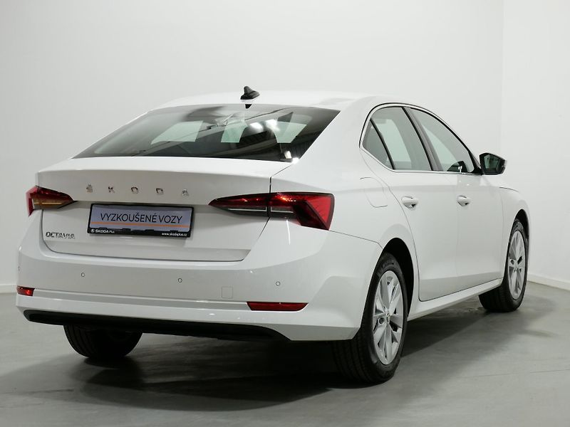 Škoda Octavia - fotka 2 z 25