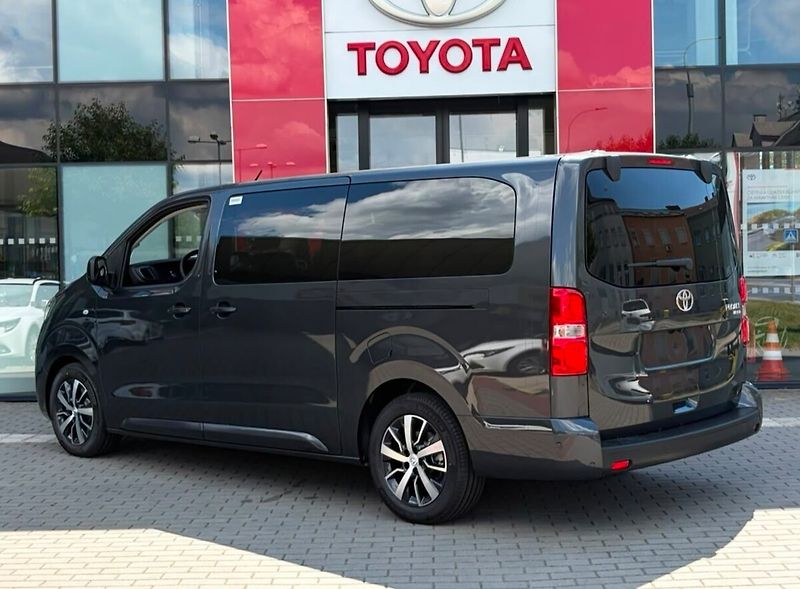 Toyota ProAce Verso 2.2 Glasss Van Vip - fotka 2 z 18