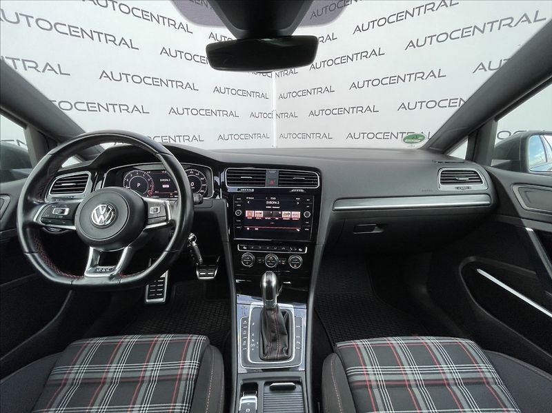 Volkswagen Golf 2,0 GTI  -APR 210kw Performanc - fotka 21 z 27