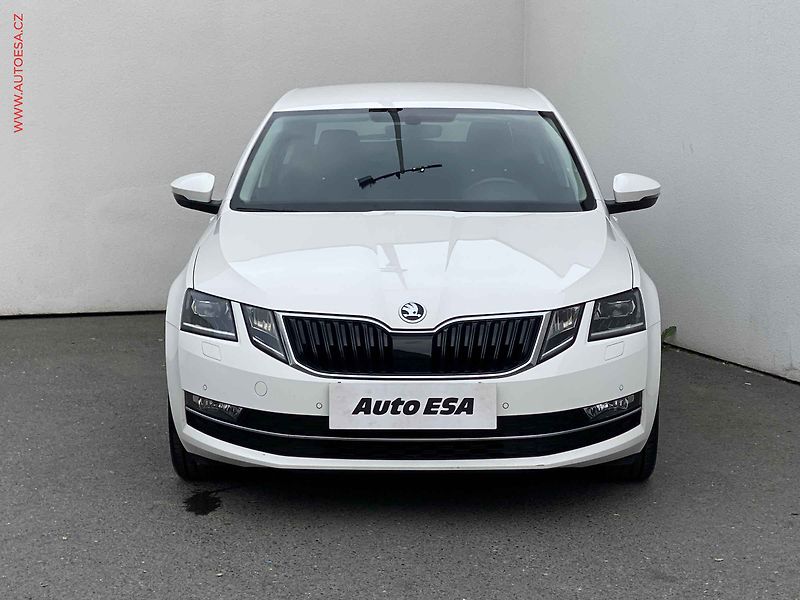Škoda Octavia (2018) 1.6 TDi, ČR, Style, LED - fotka 2 z 18