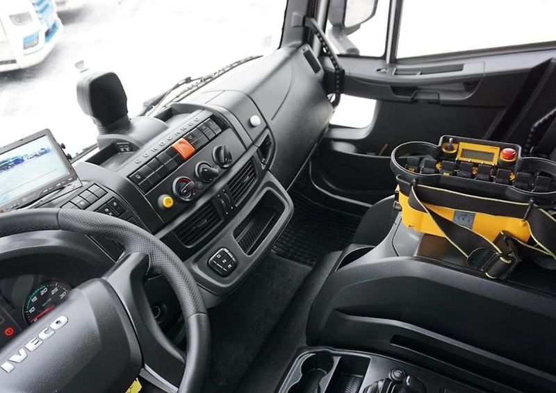 Iveco Eurocargo (2017) 180-250 valník + HR EURO 6 - fotka 15 z 18