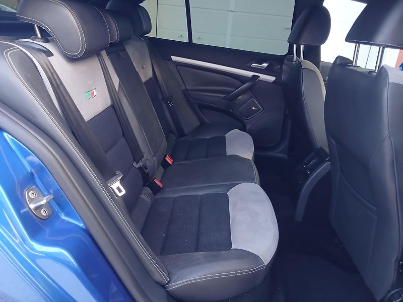 Škoda Octavia 2.0 TFSi RS - fotka 14 z 33