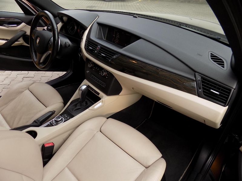 BMW X1 (2011) 2.3 D X-Drive - fotka 10 z 13