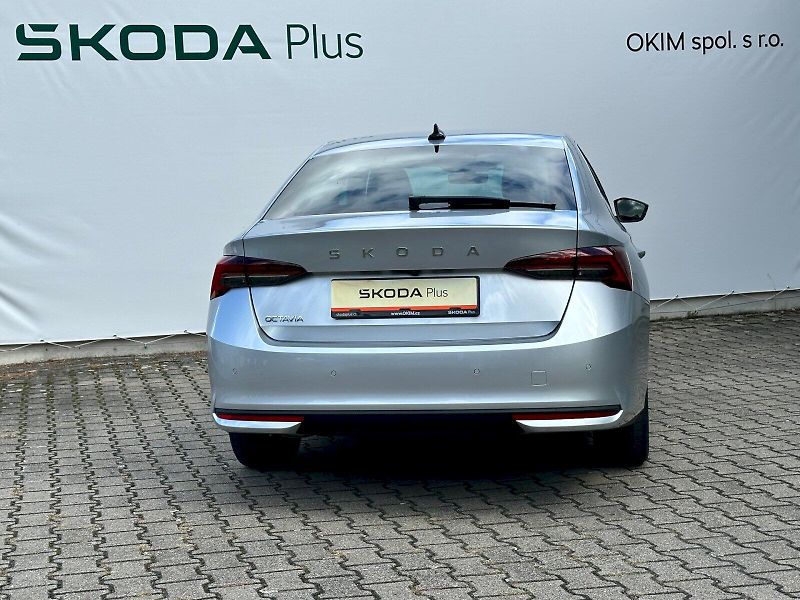 Škoda Octavia (2025) 1.5 TSI 110kW MHEV Top Selecti - fotka 2 z 24