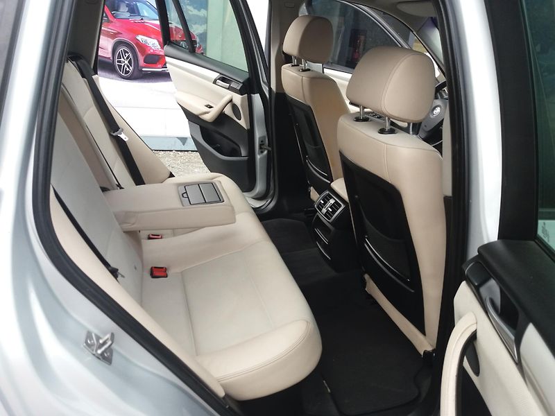 BMW X3 2.0D,4X4,XENONY,PANORAMA,NAVI! - fotka 19 z 28