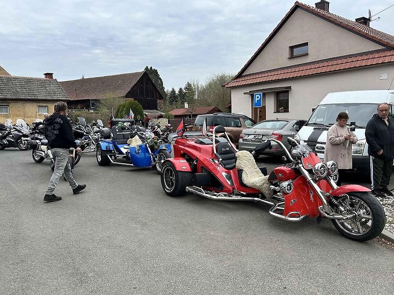 Žehnání motorek v Puclicích.