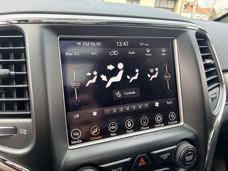 Jeep Grand Cherokee 3.0 V6 CRD 184KW - fotka 31 z 47