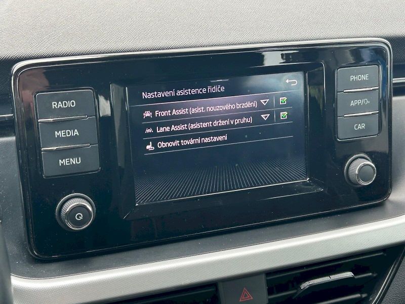 Škoda Scala (2021) Ambition 1.0 TSI 81 kW - fotka 20 z 27