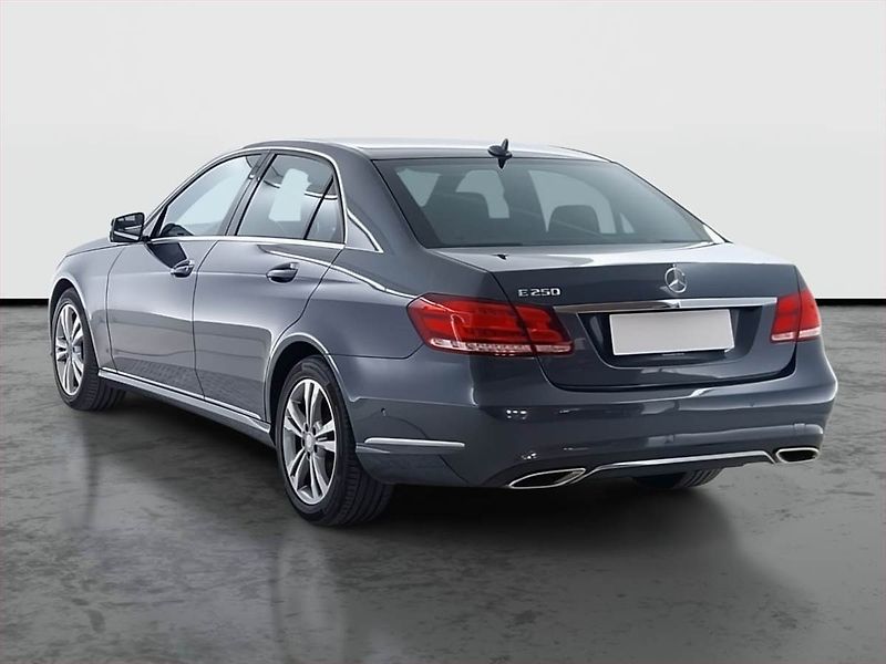 Mercedes-Benz Třídy E (2014) E 250, Automat, Kůže, Navi - fotka 4 z 20