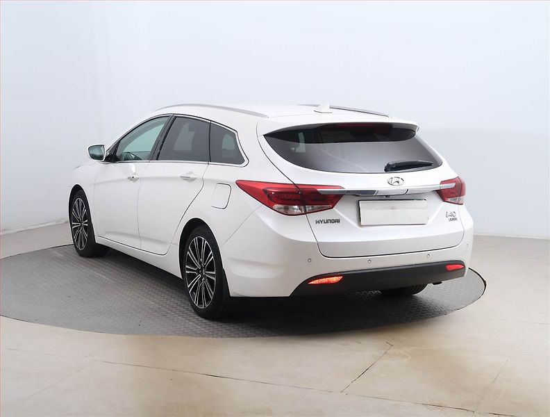 Hyundai i40 (2016) Premium 1.7 CRDi, Kůže, Navi - fotka 4 z 15