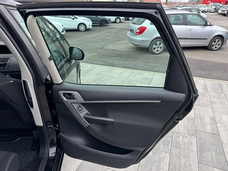 Citroën C4 Picasso (2011) 1,6 HDI 82 KW - fotka 20 z 31